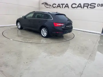 Skoda Superb 2.0TDI  DSG  LED  Distronic  Cockpit  Keyless