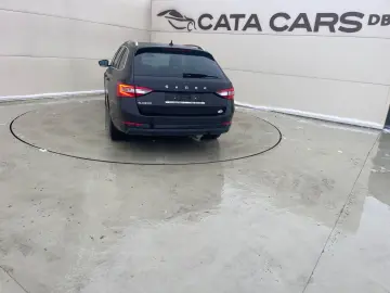 Skoda Superb 2.0TDI  DSG  LED  Distronic  Cockpit  Keyless