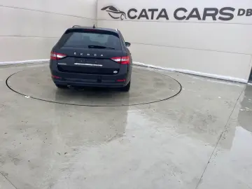 Skoda Superb 2.0TDI  DSG  LED  Distronic  Cockpit  Keyless