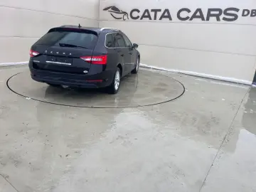 Skoda Superb 2.0TDI  DSG  LED  Distronic  Cockpit  Keyless