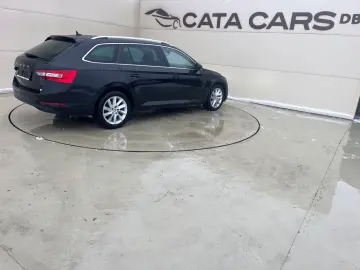 Skoda Superb 2.0TDI  DSG  LED  Distronic  Cockpit  Keyless