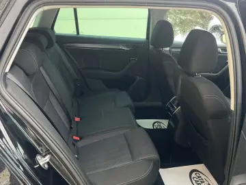 Skoda Superb 2.0TDI  DSG  LED  Distronic  Cockpit  Keyless