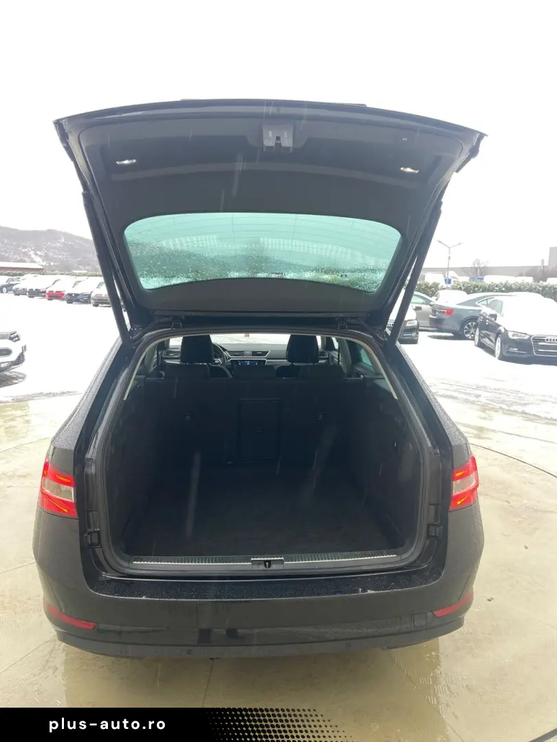 Skoda Superb 2.0TDI  DSG  LED  Distronic  Cockpit  Keyless