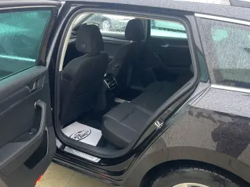 Skoda Superb 2.0TDI  DSG  LED  Distronic  Cockpit  Keyless