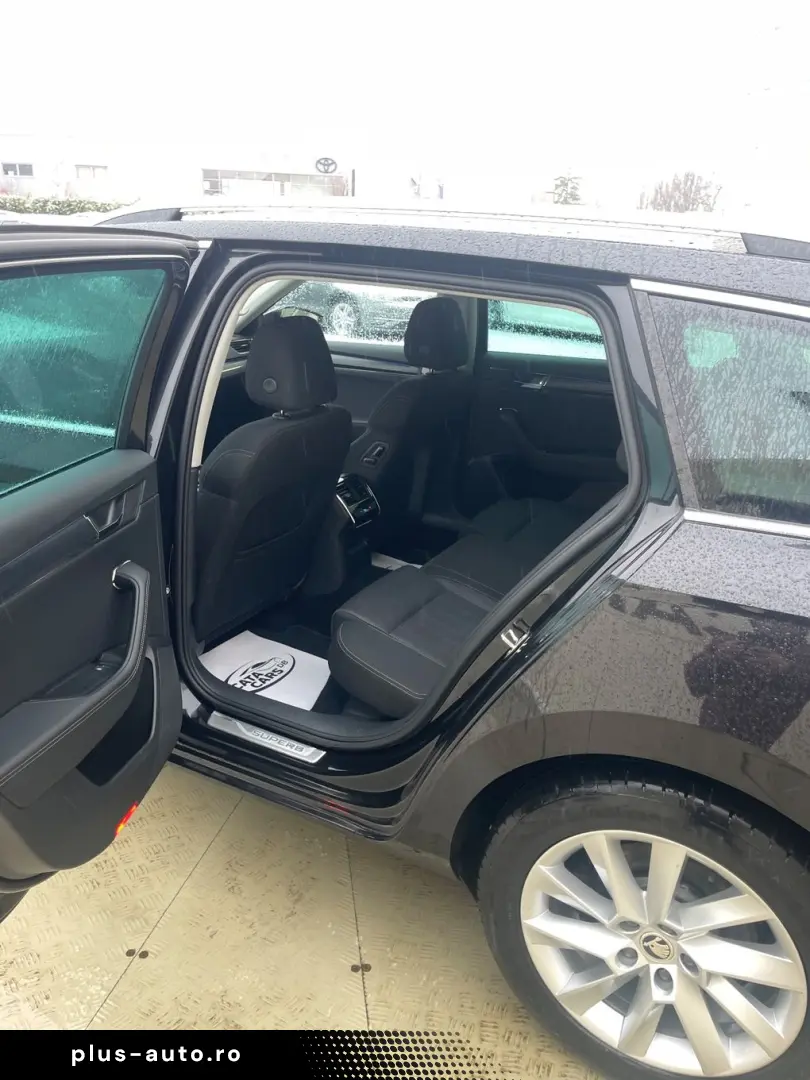 Skoda Superb 2.0TDI  DSG  LED  Distronic  Cockpit  Keyless