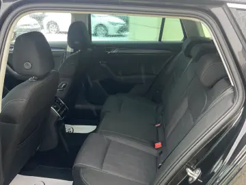 Skoda Superb 2.0TDI  DSG  LED  Distronic  Cockpit  Keyless