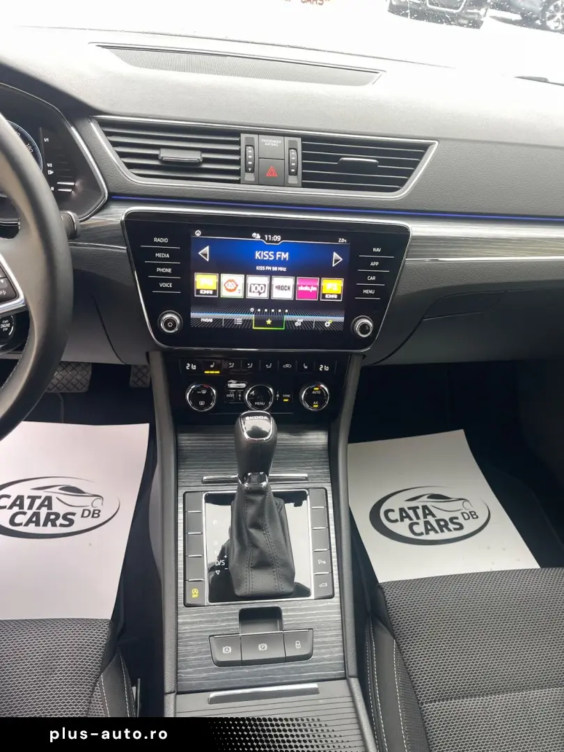 Skoda Superb 2.0TDI  DSG  LED  Distronic  Cockpit  Keyless