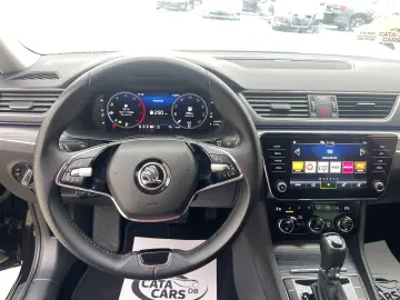 Skoda Superb 2.0TDI  DSG  LED  Distronic  Cockpit  Keyless