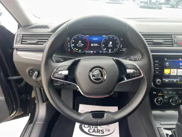 Skoda Superb 2.0TDI  DSG  LED  Distronic  Cockpit  Keyless