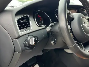 Audi A5 2.0TDI  177CP  BI-Xenon  Navi  Piele  B&O  Pilot  PD