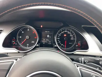 Audi A5 2.0TDI  177CP  BI-Xenon  Navi  Piele  B&O  Pilot  PD