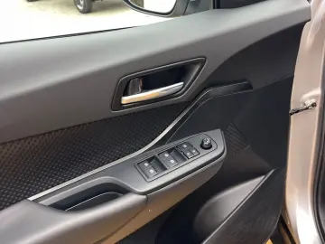 Toyota C-HR 1.8VVT  122CP  Front Assist  Keyless  Camera  Na