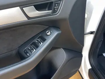 Audi Q5 2.0TDI  177CP  Quattro  Navi  Piele  Scaune incalzit