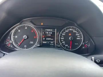 Audi Q5 2.0TDI  177CP  Quattro  Navi  Piele  Scaune incalzit