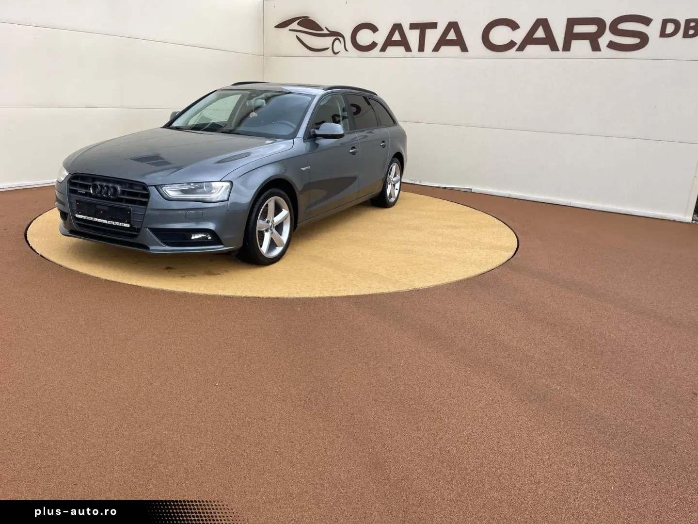Audi A4 2.0TDI  177CP  Quattro  BI-Xenon  Navi  Camera  Dist