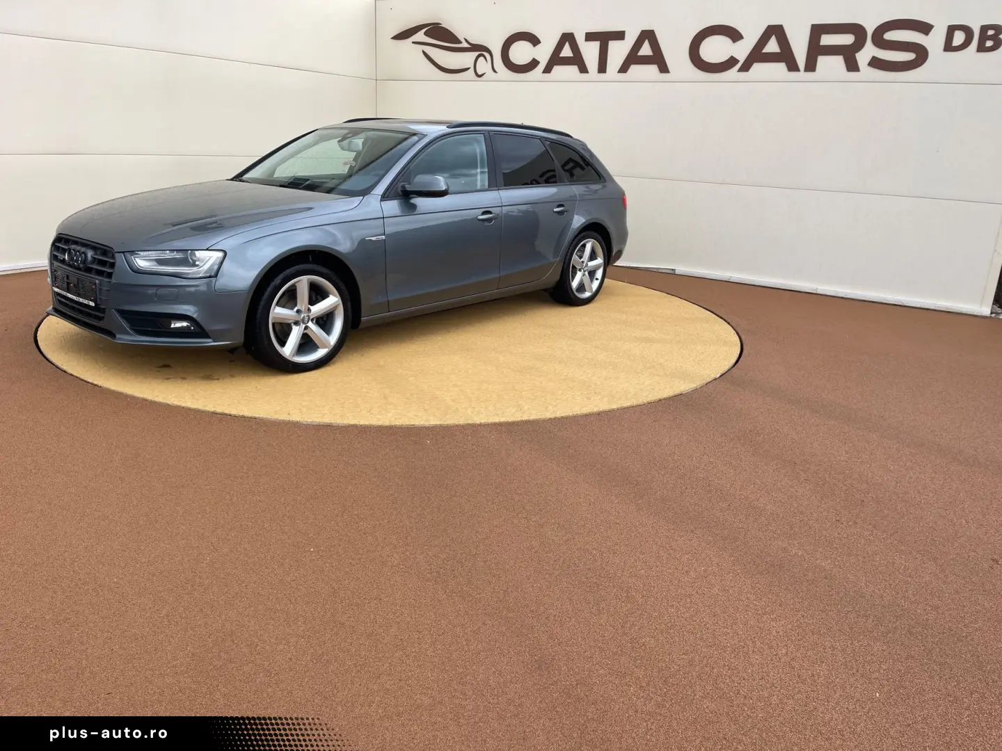 Audi A4 2.0TDI  177CP  Quattro  BI-Xenon  Navi  Camera  Dist