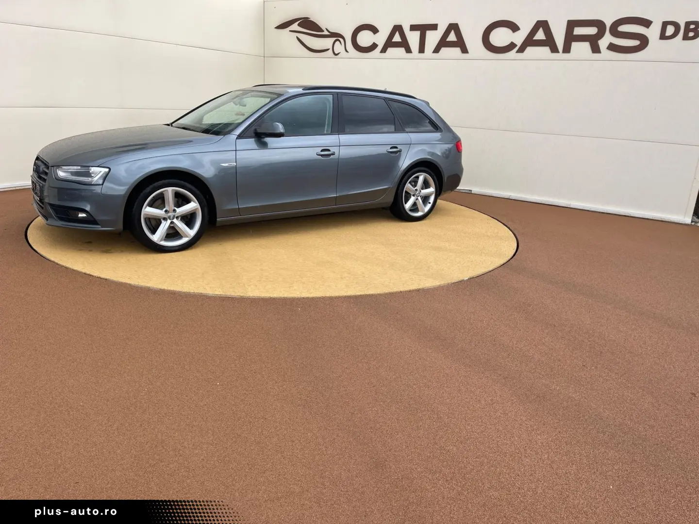 Audi A4 2.0TDI  177CP  Quattro  BI-Xenon  Navi  Camera  Dist
