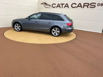 Audi A4 2.0TDI  177CP  Quattro  BI-Xenon  Navi  Camera  Dist