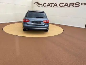 Audi A4 2.0TDI  177CP  Quattro  BI-Xenon  Navi  Camera  Dist