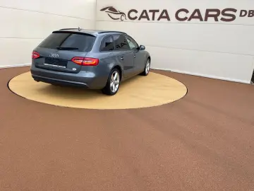 Audi A4 2.0TDI  177CP  Quattro  BI-Xenon  Navi  Camera  Dist