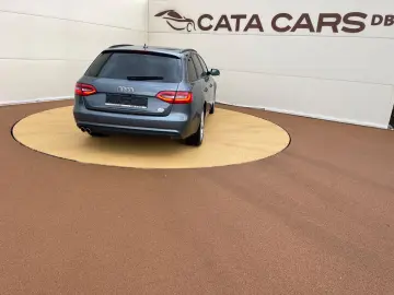 Audi A4 2.0TDI  177CP  Quattro  BI-Xenon  Navi  Camera  Dist