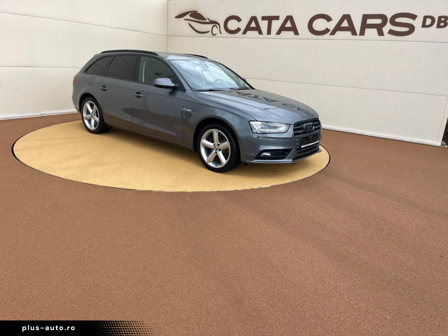 Audi A4 2.0TDI  177CP  Quattro  BI-Xenon  Navi  Camera  Dist