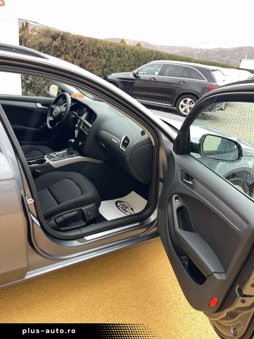 Audi A4 2.0TDI  177CP  Quattro  BI-Xenon  Navi  Camera  Dist