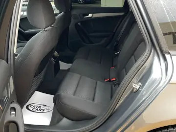 Audi A4 2.0TDI  177CP  Quattro  BI-Xenon  Navi  Camera  Dist