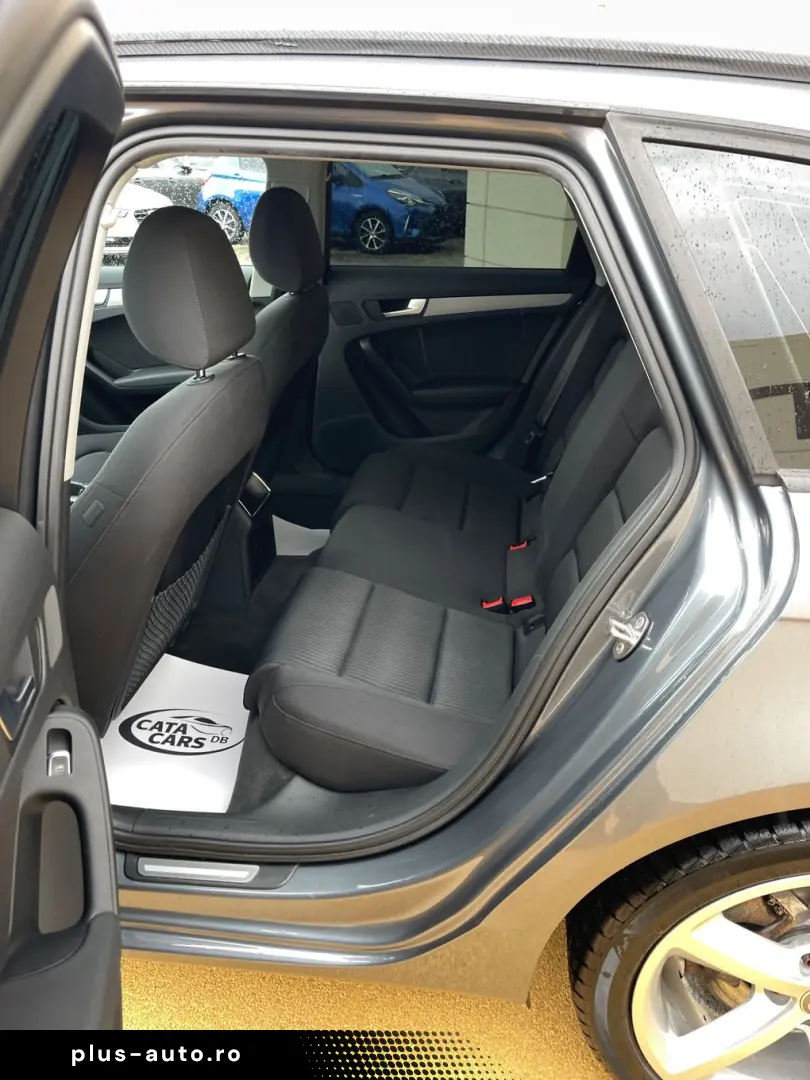 Audi A4 2.0TDI  177CP  Quattro  BI-Xenon  Navi  Camera  Dist