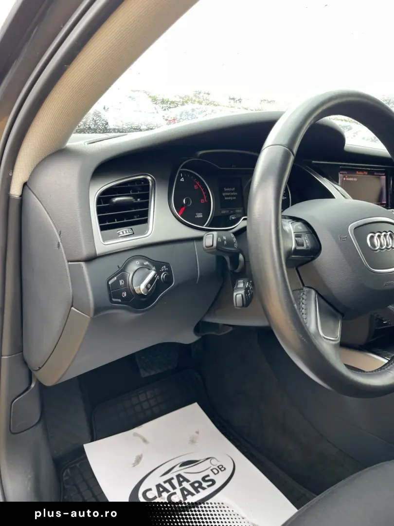 Audi A4 2.0TDI  177CP  Quattro  BI-Xenon  Navi  Camera  Dist