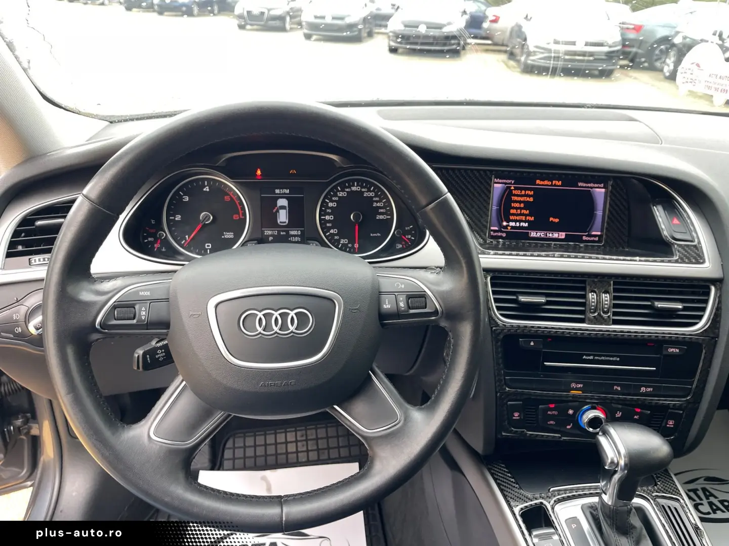 Audi A4 2.0TDI  177CP  Quattro  BI-Xenon  Navi  Camera  Dist