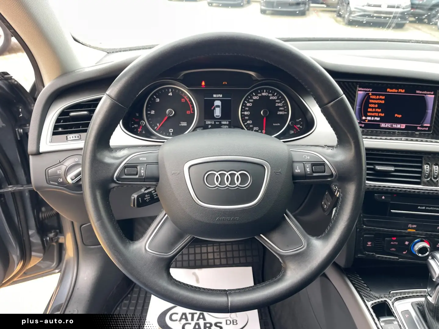 Audi A4 2.0TDI  177CP  Quattro  BI-Xenon  Navi  Camera  Dist