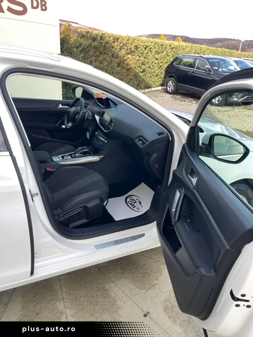 Peugeot 308 1.5HDI  131CP  LED  Navi  Panoramic  Piele  Fron