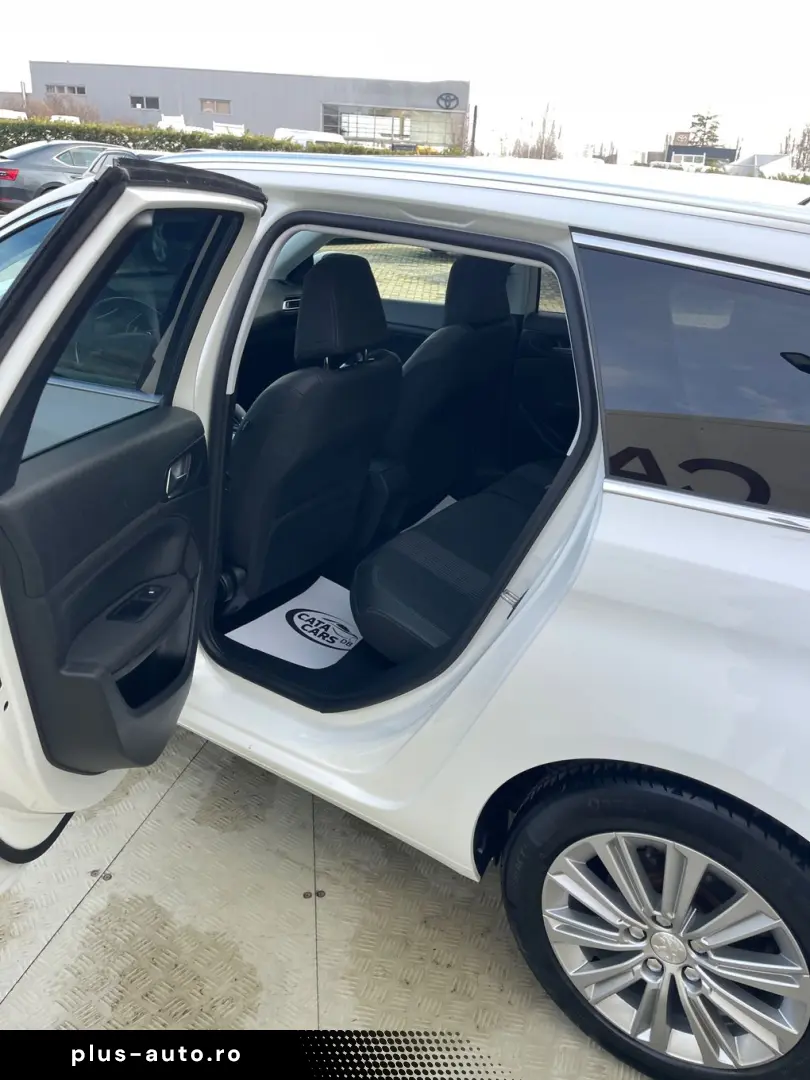 Peugeot 308 1.5HDI  131CP  LED  Navi  Panoramic  Piele  Fron