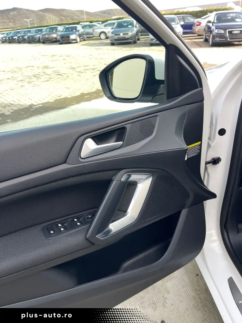 Peugeot 308 1.5HDI  131CP  LED  Navi  Panoramic  Piele  Fron