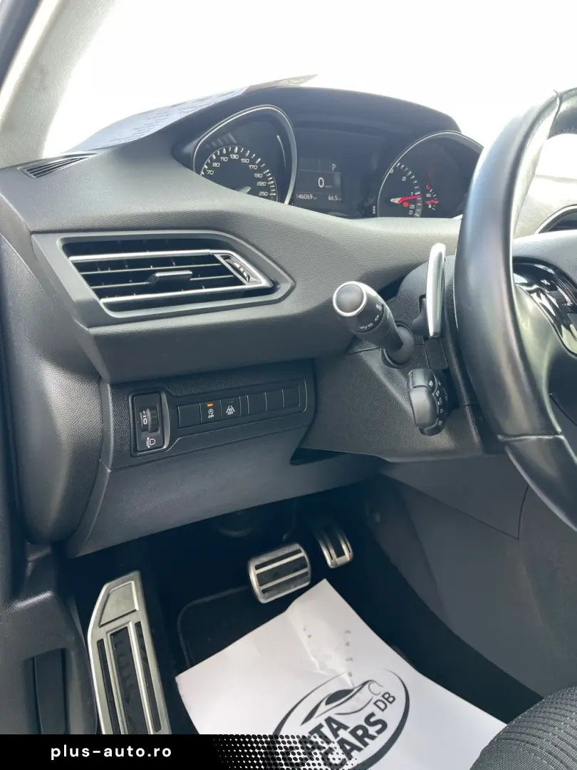 Peugeot 308 1.5HDI  131CP  LED  Navi  Panoramic  Piele  Fron