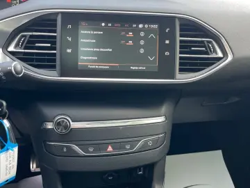 Peugeot 308 1.5HDI  131CP  LED  Navi  Panoramic  Piele  Fron