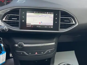 Peugeot 308 1.5HDI  131CP  LED  Navi  Panoramic  Piele  Fron