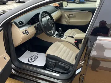 Volkswagen Passat-Cc