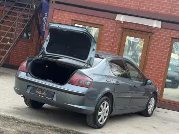 Peugeot 407