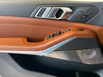 BMW X5 xDrive45e Bowers & Wilkins