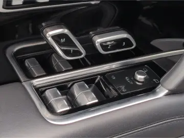 LAND ROVER Range Rover P530 Autobiography