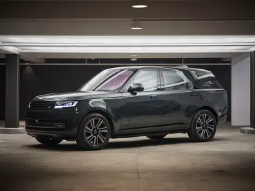 LAND ROVER Range Rover P440e Autobiography LWB