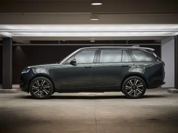 LAND ROVER Range Rover P440e Autobiography LWB