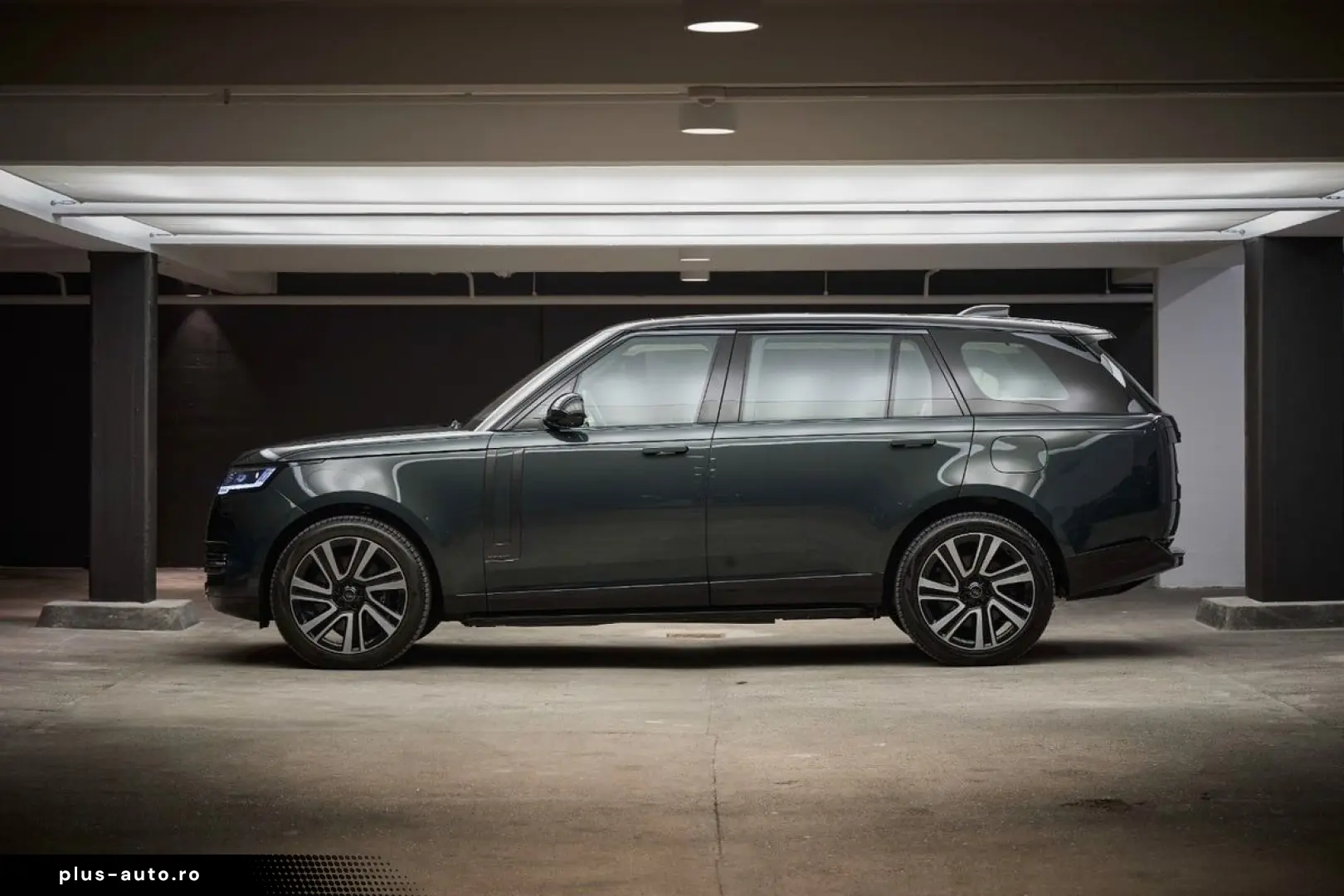 LAND ROVER Range Rover P440e Autobiography LWB