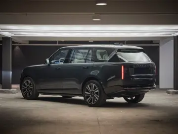 LAND ROVER Range Rover P440e Autobiography LWB