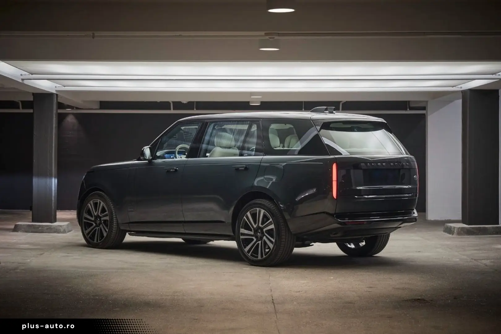 LAND ROVER Range Rover P440e Autobiography LWB