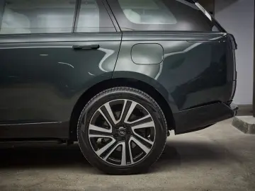LAND ROVER Range Rover P440e Autobiography LWB