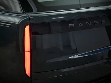 LAND ROVER Range Rover P440e Autobiography LWB