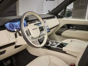 LAND ROVER Range Rover P440e Autobiography LWB